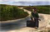 Dieter Schöön pose ses valises en France